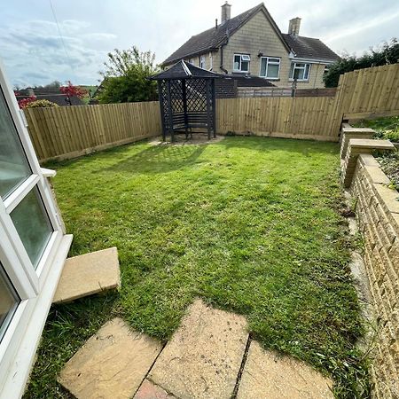 Stylish Home In Bath With Driveway Parking, 10Min From City Exterior foto