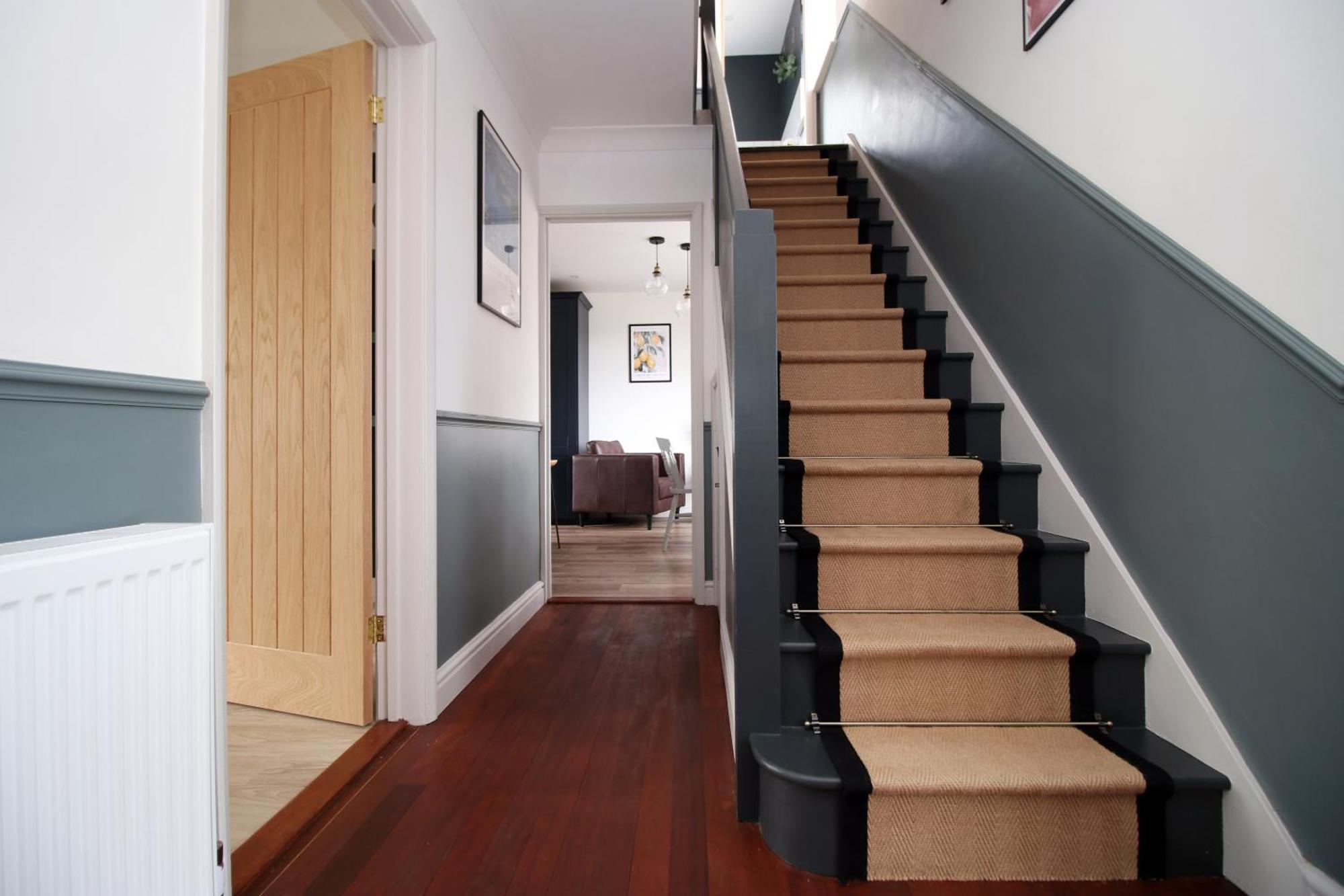 Stylish Home In Bath With Driveway Parking, 10Min From City Exterior foto